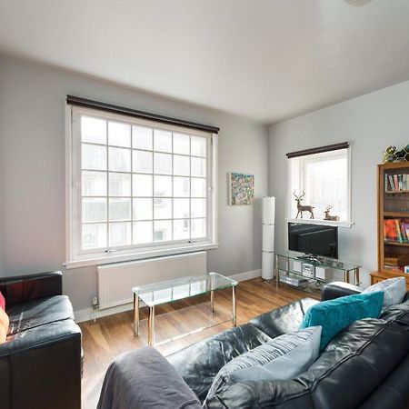 Royal Mile Modern Apartment エディンバラ エクステリア 写真