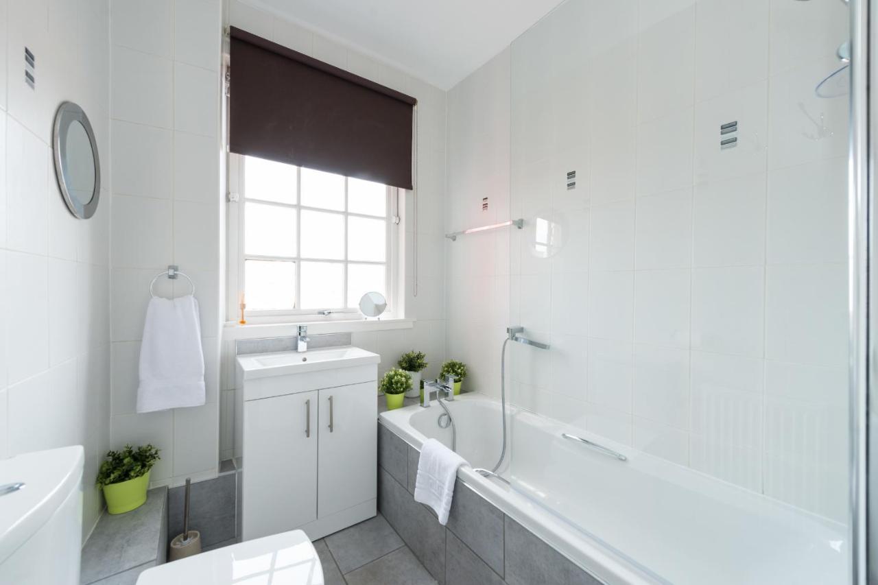 Royal Mile Modern Apartment エディンバラ エクステリア 写真