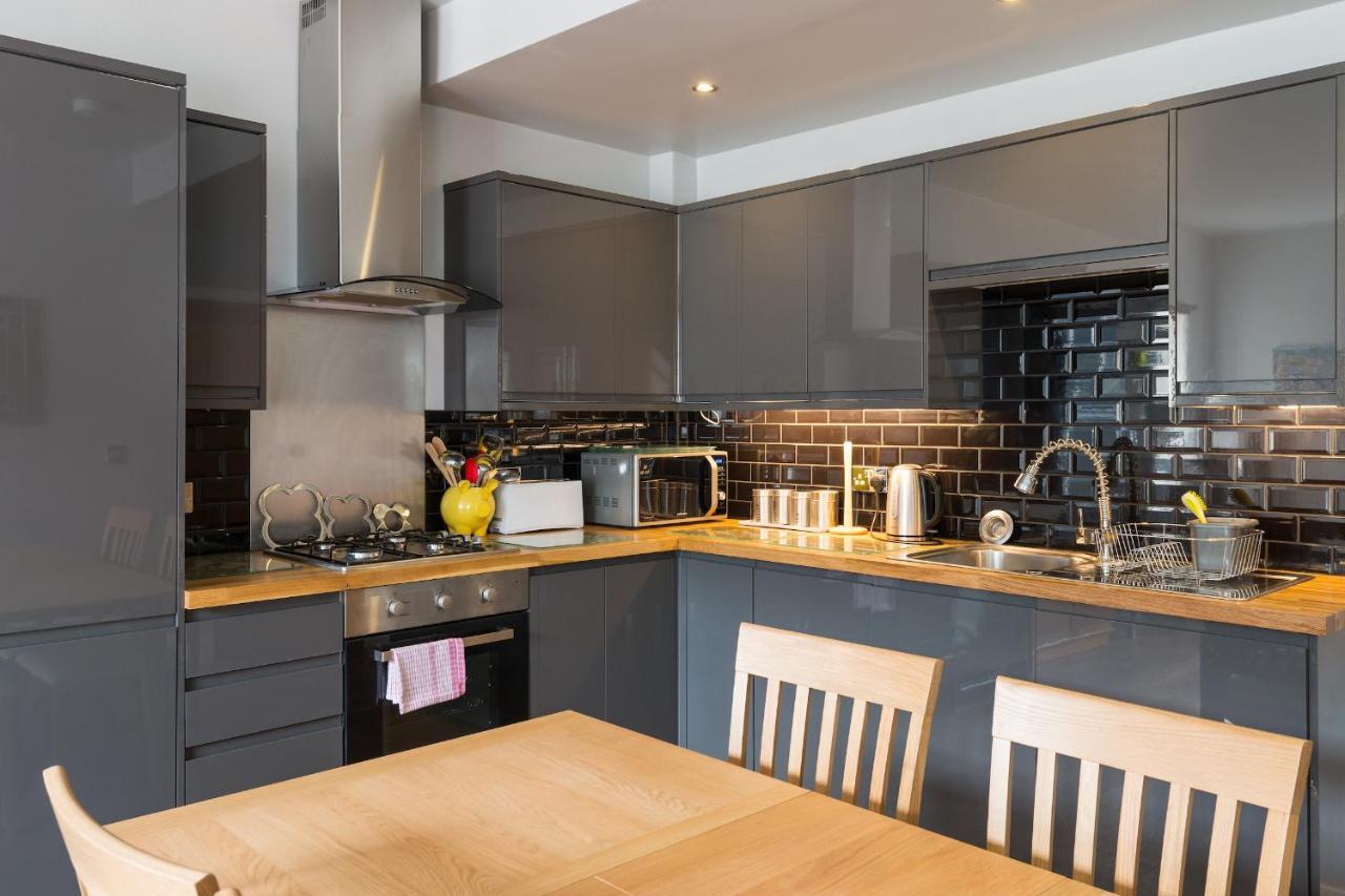 Royal Mile Modern Apartment エディンバラ エクステリア 写真