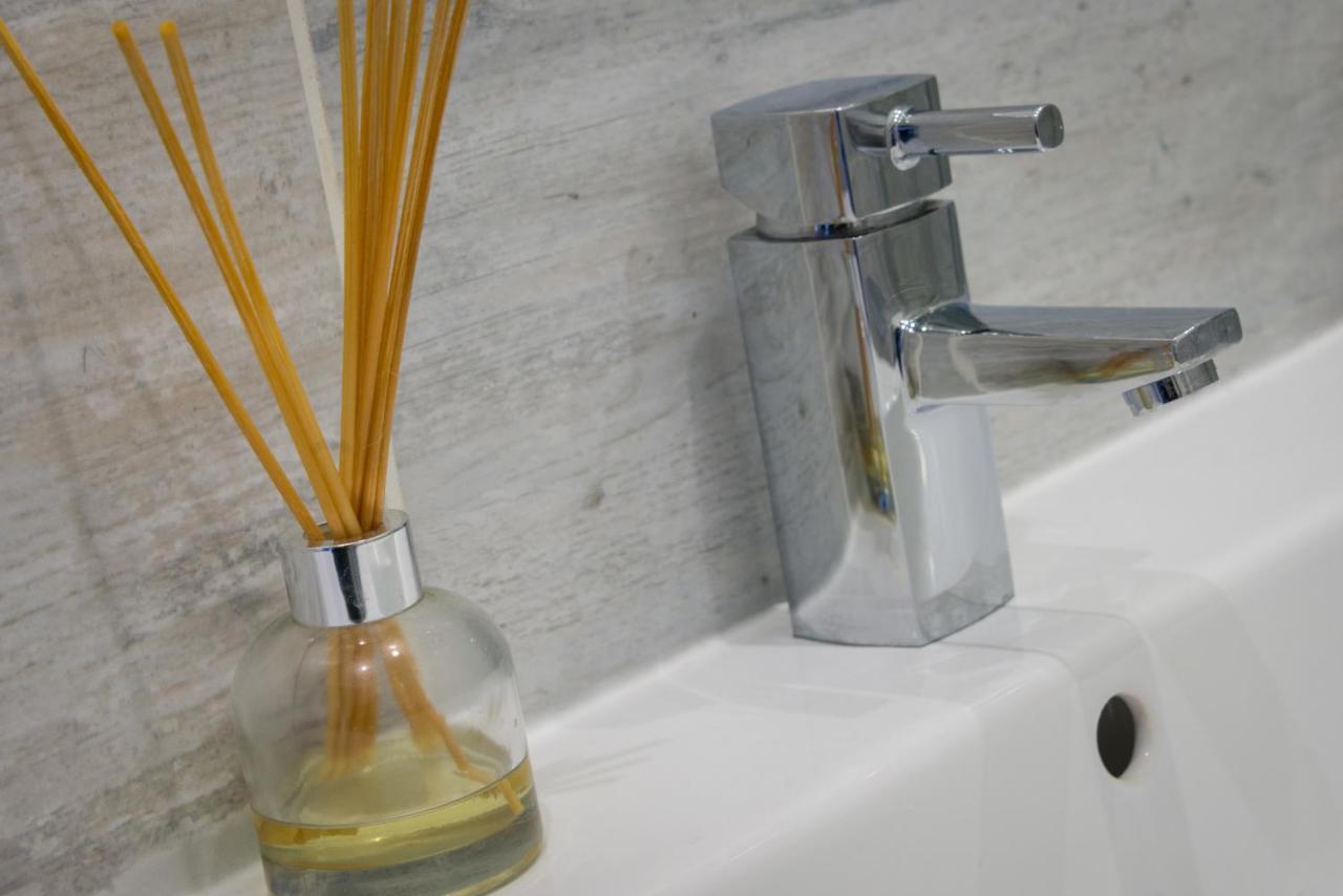 Royal Mile Modern Apartment エディンバラ エクステリア 写真