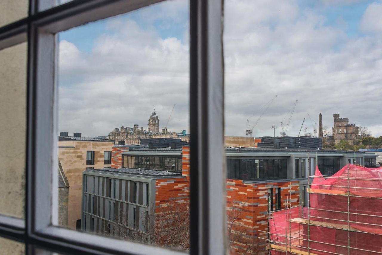 Royal Mile Modern Apartment エディンバラ エクステリア 写真